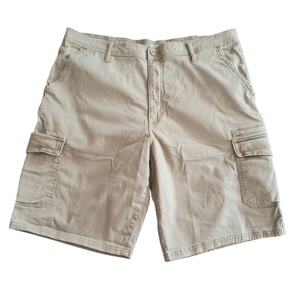 Men's Wrangler Tan Cargo Shorts Size 38